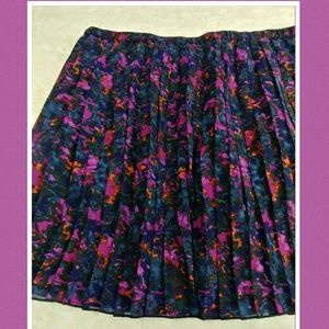 Broadway &Brooke 💜 Floral Pleated Mini Skirt